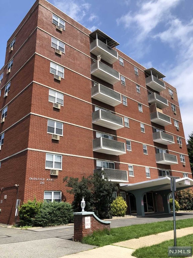 Sold 230 Anderson Street, 4G, Hackensack, NJ 07601 1 Bed / 1 Full