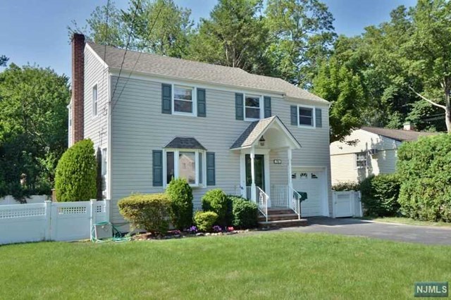 Sold: 76 Waldwick Ave, Waldwick, NJ 07463 | 4 Beds / 1 Full Bath / 1 ...