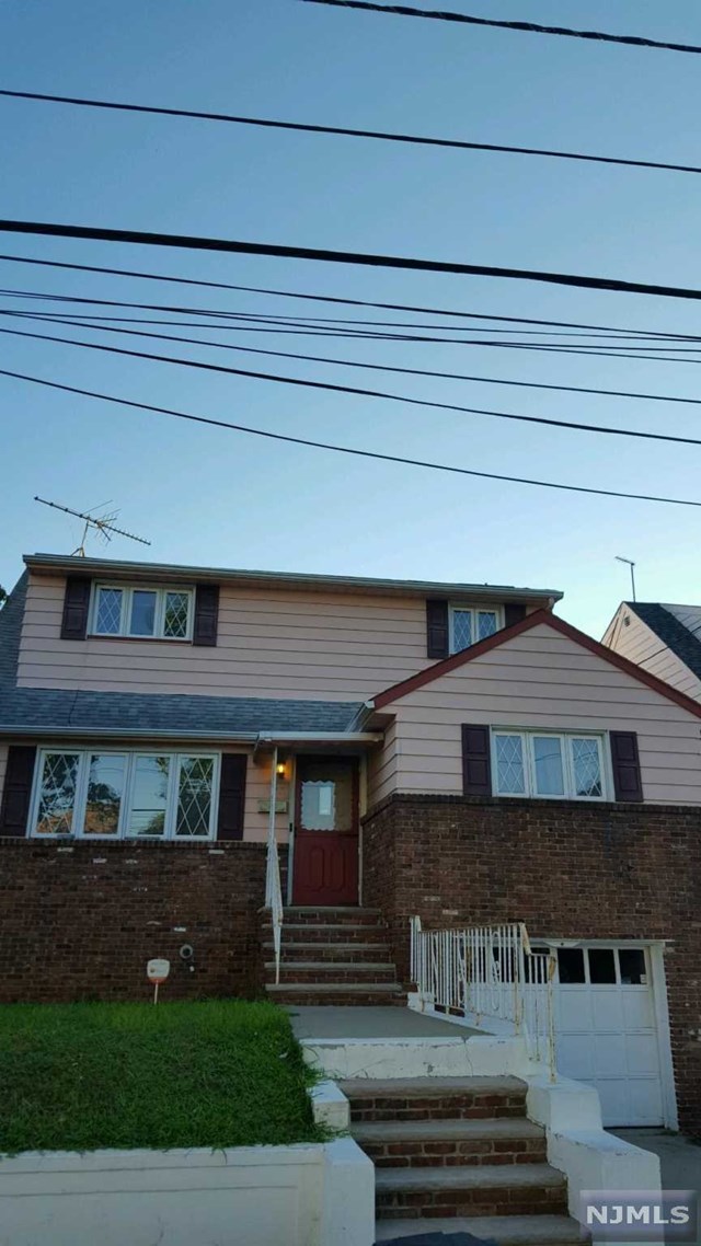 Sold 112 Front St, North Arlington, NJ 07031 2 Beds / 1 Full Bath