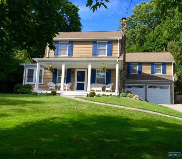 Sold 170 Hardenburgh Ave, Demarest, NJ 07627 4 Beds / 3 Full Baths