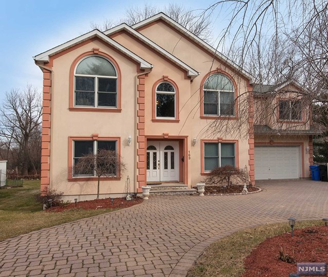 Sold 163 E Midland Ave, Paramus, NJ 07652 5 Beds / 3 Full Baths