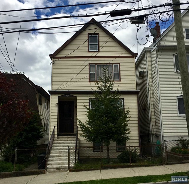 Sold 325 Palisade Ave, Garfield, NJ 07026 4 Beds / 2 Full Baths / 2
