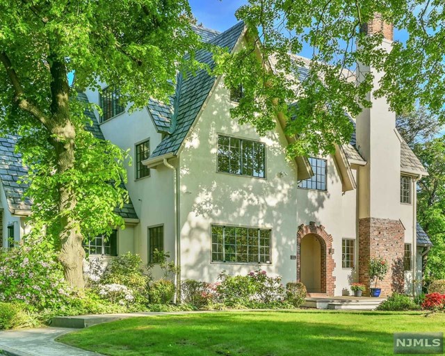 Sold 89 Clinton Ave, Montclair, NJ 07042 6 Beds / 5 Full Baths / 1