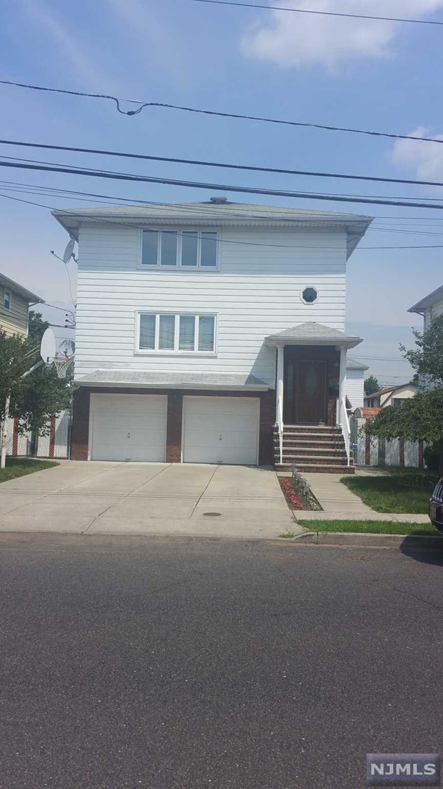 Sold 159 Grove St, 2, Elmwood Park, NJ 07407 3 Beds / 1 Full Bath
