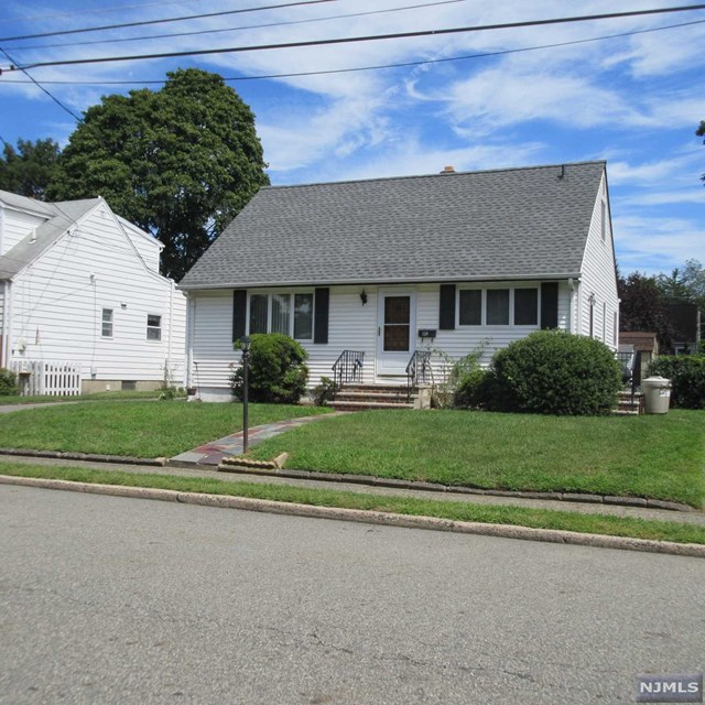 Sold Pompton Lakes, NJ 07442 3 Beds / 1 Full Bath 230,000