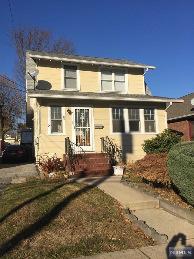 Sold 109 Bergen Avenue, 2nd Floor, Bergenfield, NJ 07621 1 Bed / 1