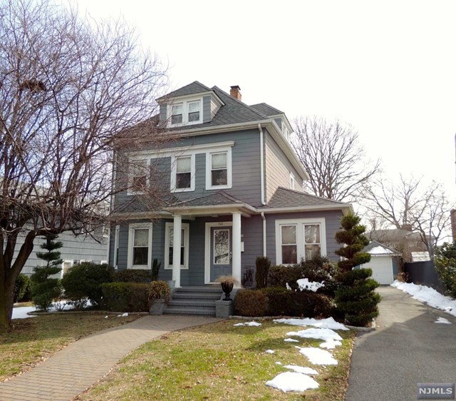 Sold 722 Maywood Avenue, Maywood, NJ 07607 3 Beds / 2 Full Baths / 1
