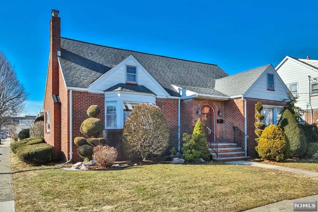 Sold: 18 Stein Avenue, Wallington, NJ 07057 | 4 Beds / 1 Full Bath / 1