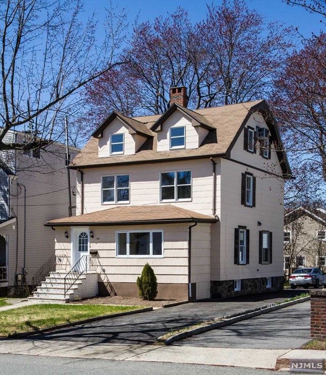 Sold 122 East Madison Avenue, Dumont, NJ 07628 3 Beds / 2 Full Baths