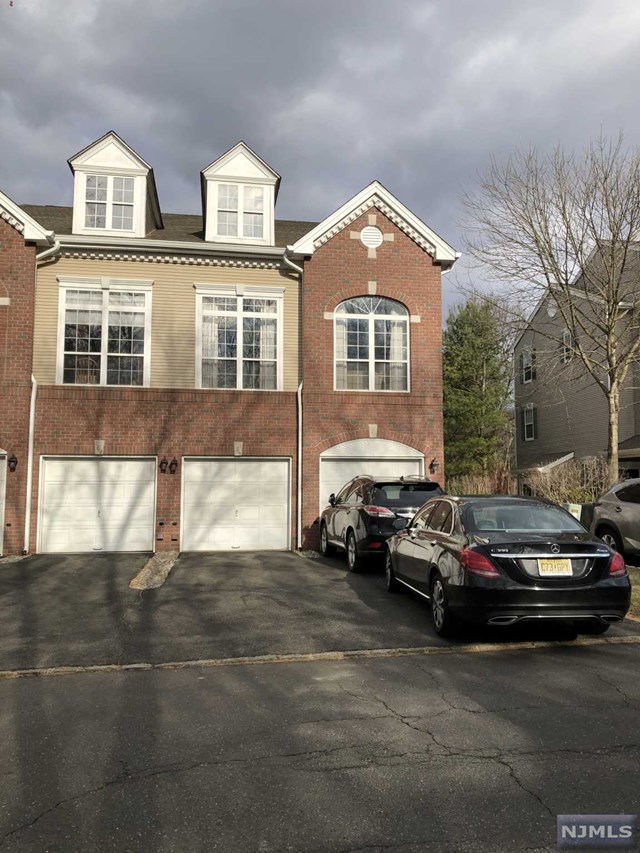 Sold 170 Carter Road, Wanaque, NJ 07420 2 Beds / 2 Full Baths / 1