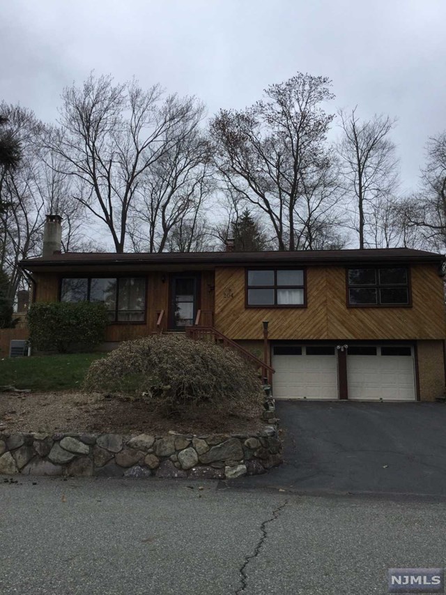 Sold 204 High Crest Drive, West Milford, NJ 07480 3 Beds / 2 Full