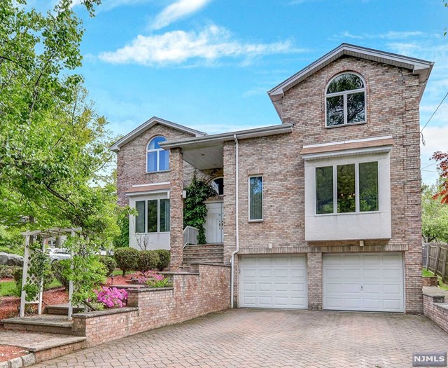 Sold 26 Irving Avenue, Englewood Cliffs, NJ 07632 5 Beds / 3 Full