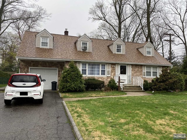 Sold: 8 Colonial Road, Midland Park, NJ 07432 | 4 Beds / 1 Full Bath ...