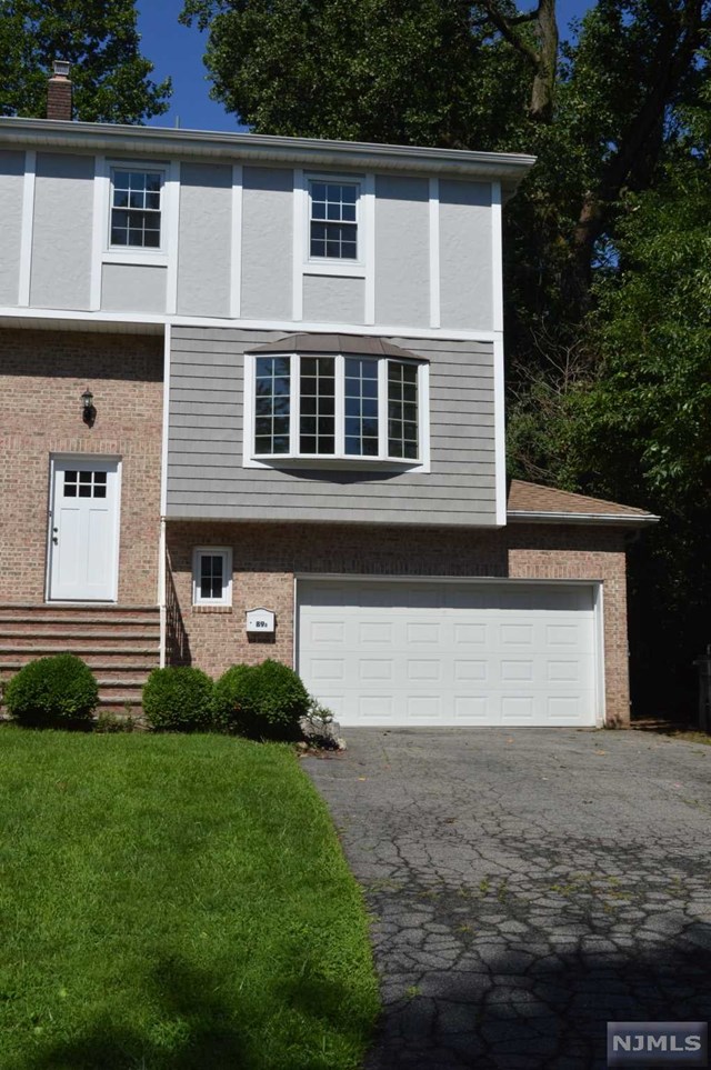 Sold 89 Forsythia Lane, B, Paramus, NJ 07652 4 Beds / 2 Full Baths